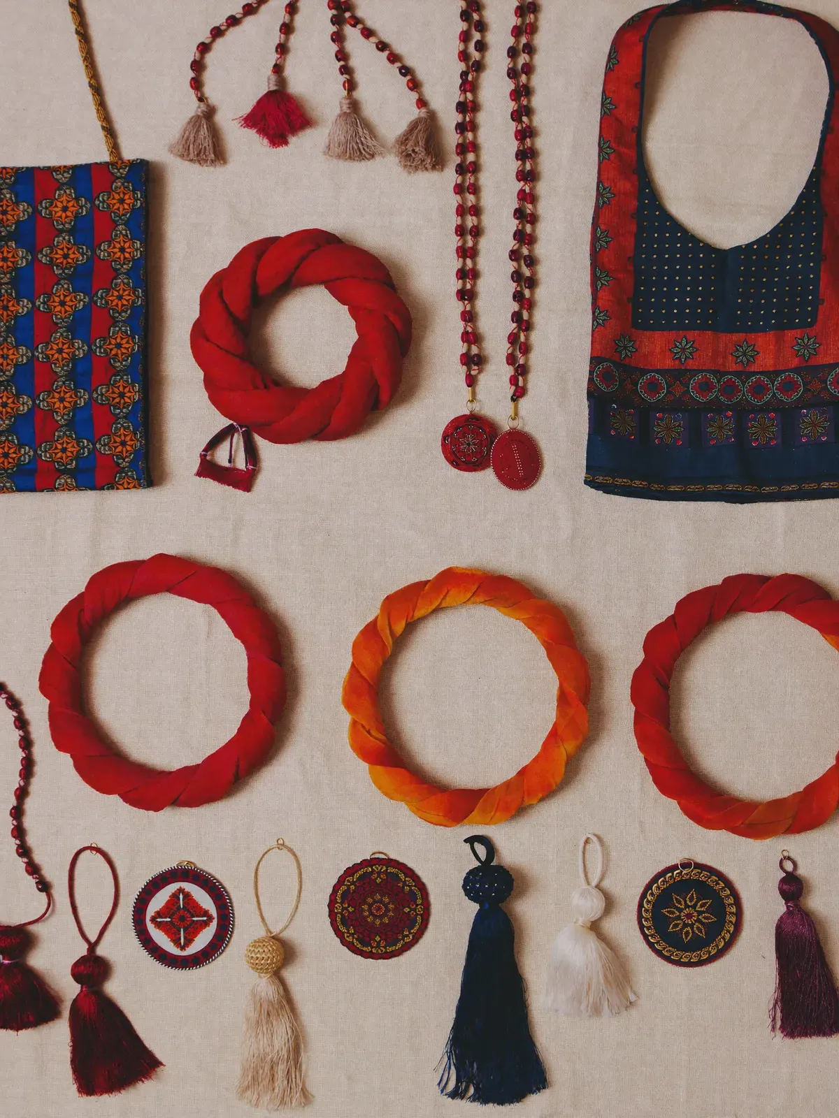 Latkan & Tassels Set
